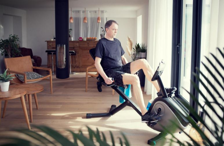 Bicicleta estatica de decathlon - Domyos E-seat_casa